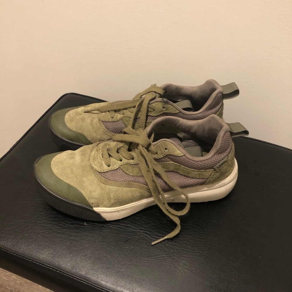 Vans UltraRange green suede sneakers
